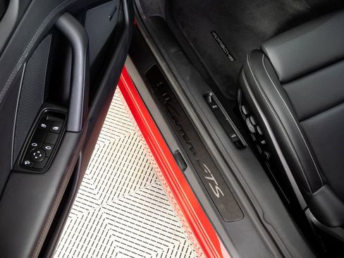 Certified 2025 Porsche 911 Carrera GTS image 8