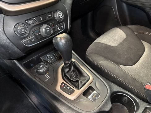 Used 2016 Jeep Cherokee Sport w/ Safety Group AWD/4WD image 16