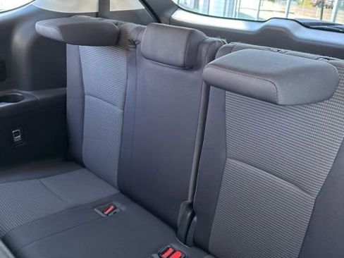 Used 2021 Toyota Highlander LE FWD image 20