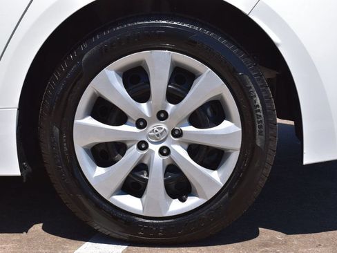 Used 2021 Toyota Corolla LE FWD image 11