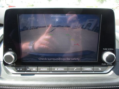 Used 2023 Nissan Rogue SV AWD/4WD image 22