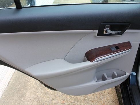 Used 2012 Toyota Camry XLE FWD image 14