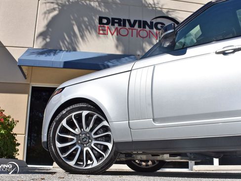Used 2020 Land Rover Range Rover HSE image 31