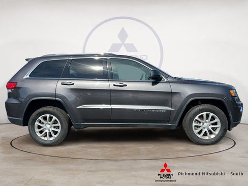 Used 2021 Jeep Grand Cherokee Laredo AWD/4WD image 2