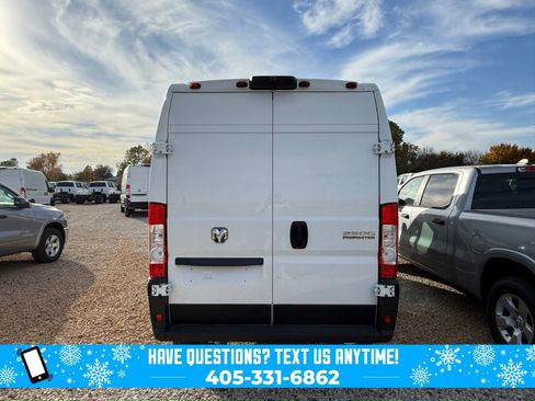 Used 2024 RAM ProMaster 2500 w/ Convenience Group image 3