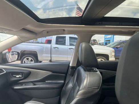 Used 2018 Nissan Murano SL w/ Moonroof Package image 13