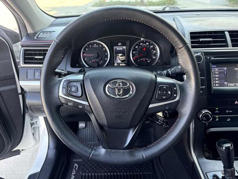 Used 2017 Toyota Camry SE FWD image 21