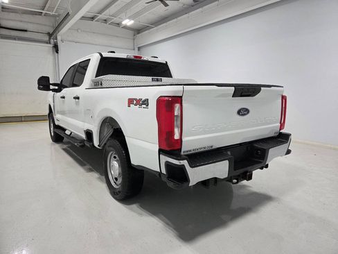 Used 2023 Ford F250 XL w/ FX4 Off-Road Package AWD/4WD image 4