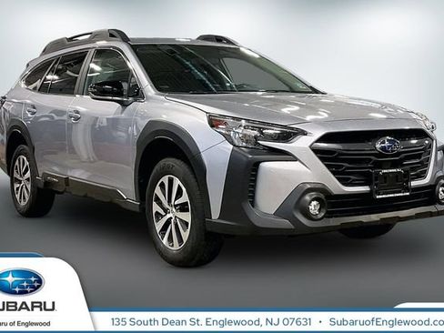 Used 2025 Subaru Outback Premium AWD/4WD image 1