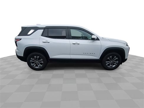 Certified 2025 Chevrolet Equinox LT image 9