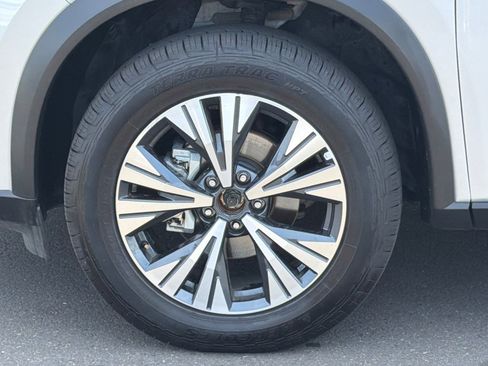 Used 2023 Nissan Rogue SV AWD/4WD image 28