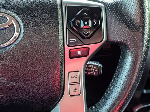 Used 2021 Toyota 4Runner SR5 Premium image 25