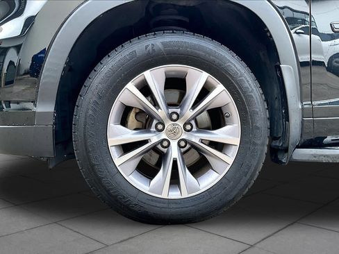 Used 2015 Toyota Highlander Plus FWD image 10
