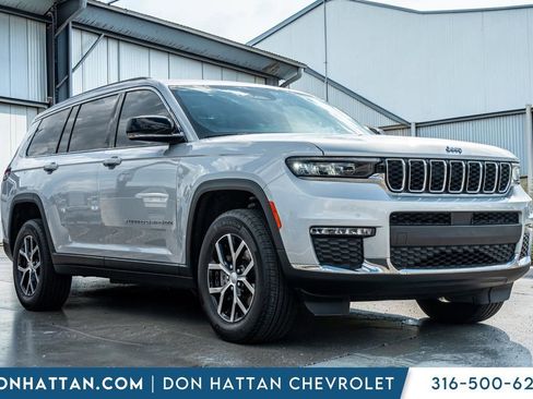 Used 2023 Jeep Grand Cherokee L Limited image 36