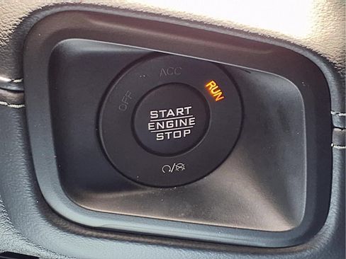 Used 2025 Jeep Gladiator Sport AWD/4WD image 20