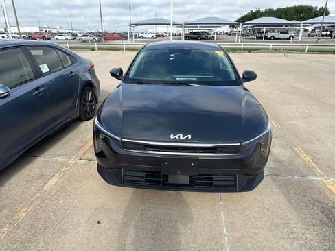 Used 2025 Kia K4 FWD image 2