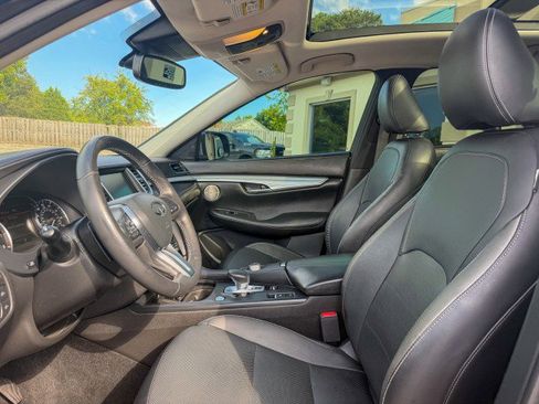 Used 2019 INFINITI QX50 Essential w/ Premium Audio Package FWD image 5