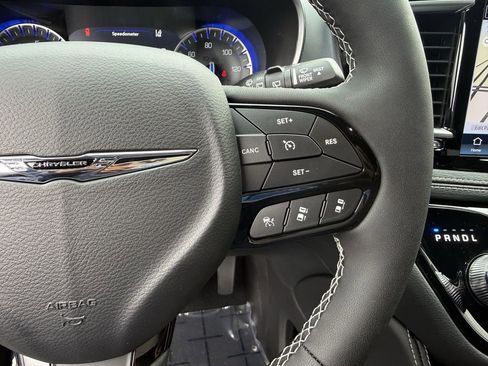 New 2026 Chrysler Pacifica Limited w/ S Appearance Package image 23
