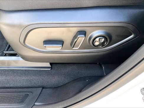 New 2025 Jeep Grand Cherokee L Limited w/ Black Appearance Package image 16