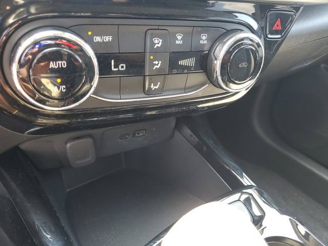 Used 2025 Chevrolet Trax LT FWD image 22