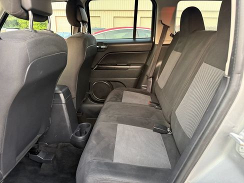 Used 2017 Jeep Patriot Latitude AWD/4WD image 21