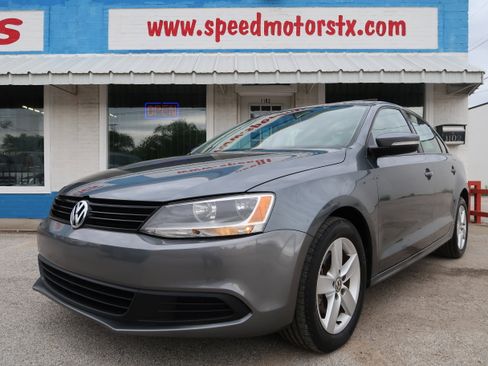 Used 2012 Volkswagen Jetta TDI FWD image 5