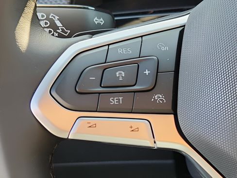New 2026 Volkswagen Atlas Cross Sport SEL Premium R-Line AWD/4WD image 18