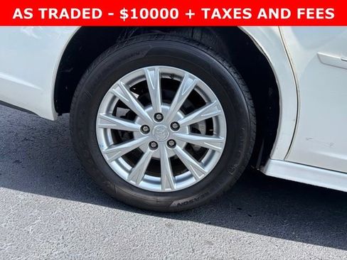 Used 2011 Buick Lucerne CXL w/ Driver Confidence Package FWD image 7