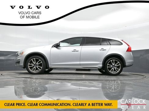 Used 2017 Volvo V60 T5 Cross Country w/ Convenience Package image 36