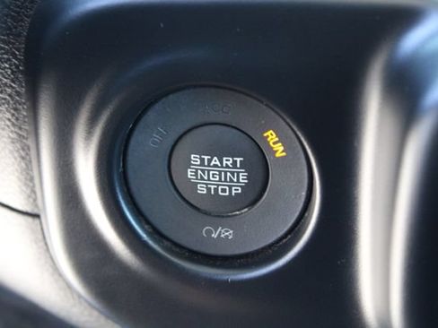 Used 2022 Jeep Gladiator Overland AWD/4WD image 27