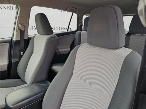 Used 2014 Toyota RAV4 LE image 17