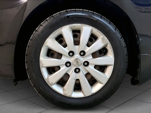 Used 2017 Nissan Sentra S image 11