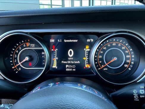 Used 2021 Jeep Wrangler Unlimited Sahara w/ Uconnect 4C Nav & Sound Group AWD/4WD image 13