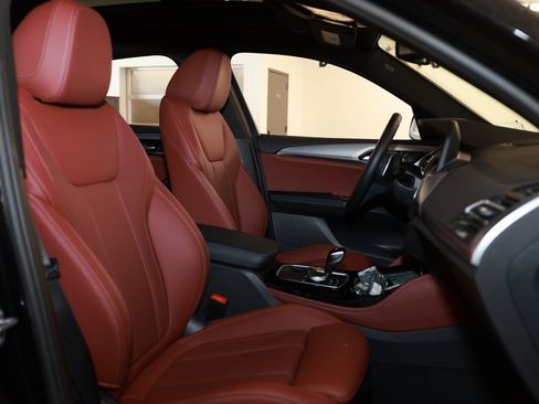Used 2025 BMW X4 xDrive30i image 16