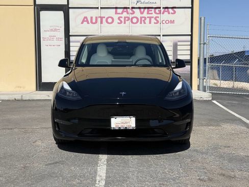 Used 2023 Tesla Model Y Long Range AWD/4WD image 3