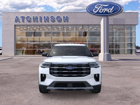 Used 2026 Ford Explorer Active w/ Active Comfort Package AWD/4WD image 6
