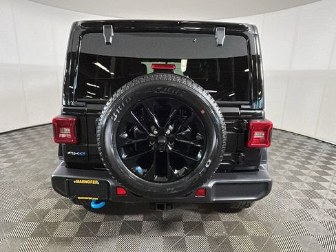 Used 2023 Jeep Wrangler Unlimited Sahara w/ Cold Weather Group AWD/4WD image 4