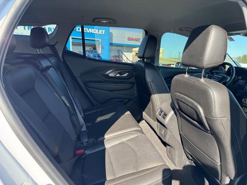 Used 2021 GMC Terrain SLT w/ Elevation Edition image 10