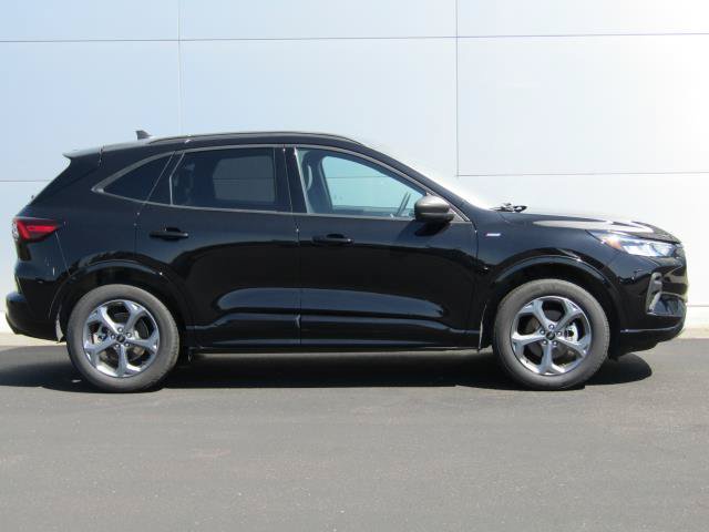Used 2024 Ford Escape ST-Line w/ Tech Pack #1 AWD/4WD image 3