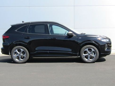 Used 2024 Ford Escape ST-Line w/ Tech Pack #1 AWD/4WD image 3