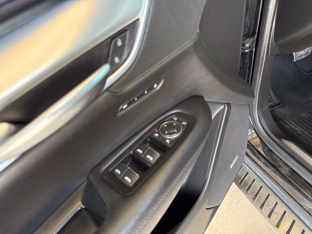Used 2019 Cadillac XT5 Premium Luxury w/ Sport Package FWD image 14