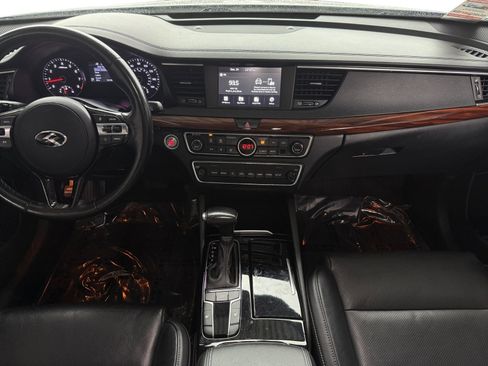 Used 2019 Kia Cadenza Premium image 8