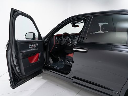 Certified 2024 Rolls-Royce Cullinan Black Badge w/ Driver's Package image 10