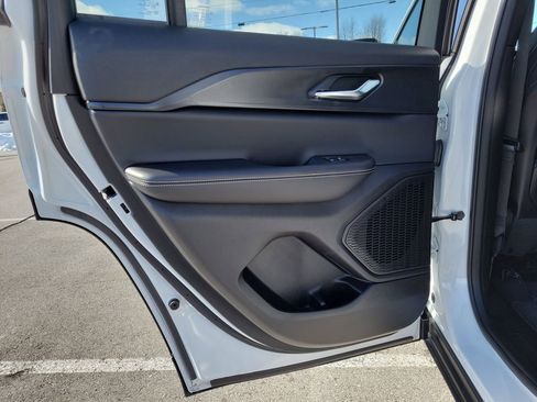 New 2025 Jeep Grand Cherokee Laredo X w/ Luxury Tech Group I image 12