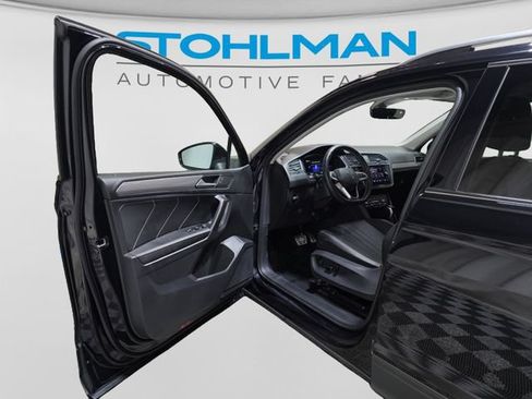 Certified 2023 Volkswagen Tiguan SE AWD/4WD image 12
