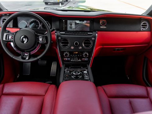 Used 2023 Rolls-Royce Cullinan image 4