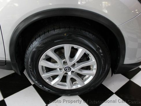 Used 2017 Nissan Rogue SV w/ SV Premium Package image 36