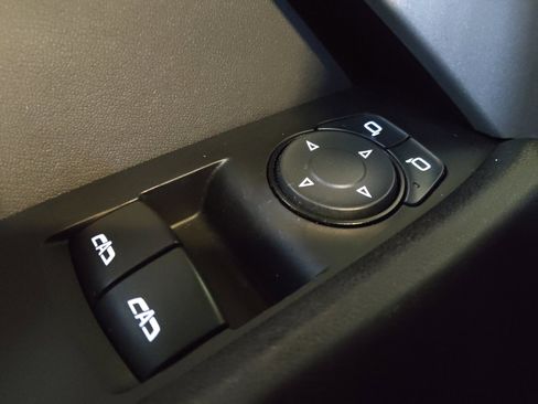 Used 2019 Chevrolet Camaro LT image 27