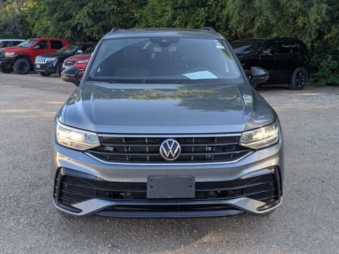 Used 2023 Volkswagen Tiguan SE R-Line FWD image 11