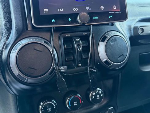 Used 2012 Jeep Wrangler Unlimited Sport image 27